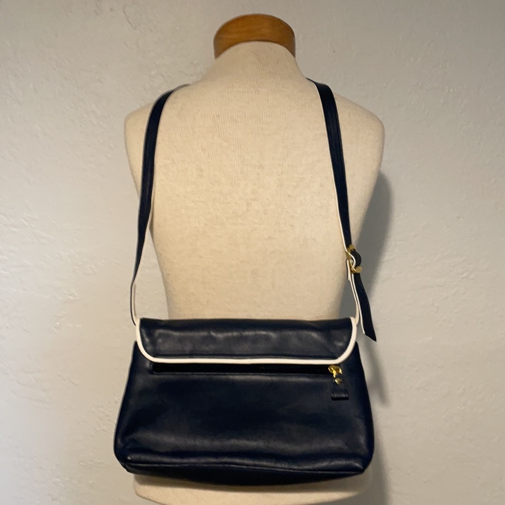 Epitome of Classic! Aligner Blue Laser cut classy purse  to wear at your best! - Picture 2 of 3